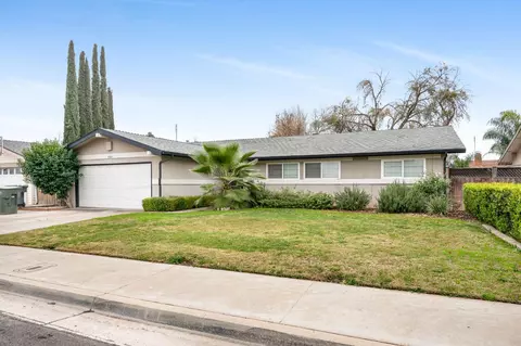 1562 Robinwood Ave, Clovis, CA 93611 photo 1