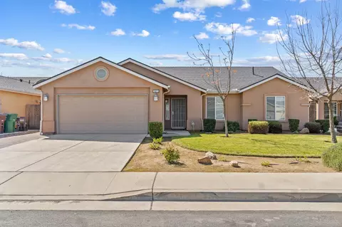 1877 Diamond Ave, Sanger, CA 93657