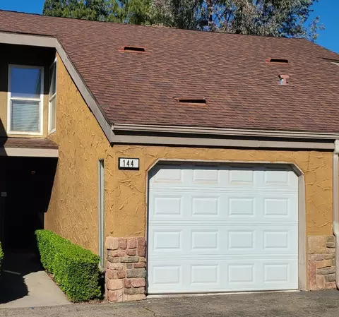 7166 N Fruit Ave #144, Fresno, CA 93711