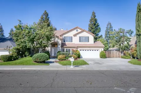 10779 N Hampshire Dr, Fresno, CA 93730