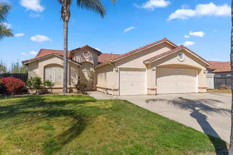 1326 Sarah St, Selma, CA 93662