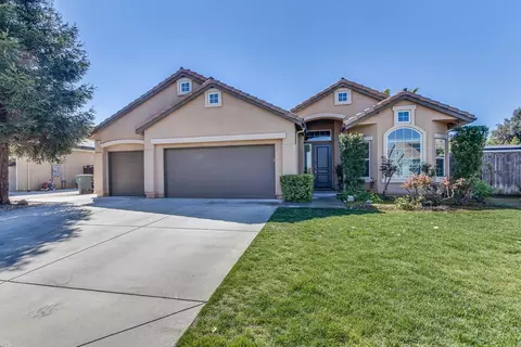 2332 Austin Ave, Clovis, CA 93611