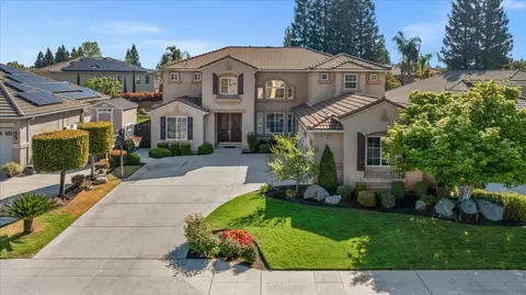 1687 N Jasmine Ave, Clovis, CA 93619
