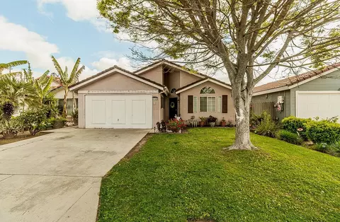 6748 N Constance Ave, Fresno, CA 93722