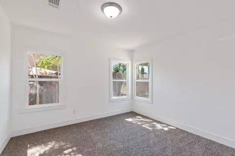 Bedroom - 4139 E Hedges Ave, Fresno, CA 93703 photo 1 of 6