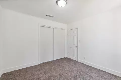 Bedroom - 4139 E Hedges Ave, Fresno, CA 93703 photo 4 of 6