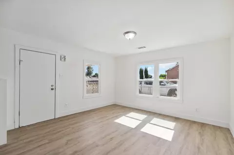 Living - 4139 E Hedges Ave, Fresno, CA 93703 photo 3 of 4