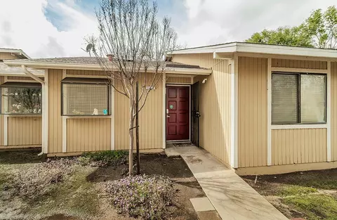 4885 N Backer Ave #124, Fresno, CA 93726