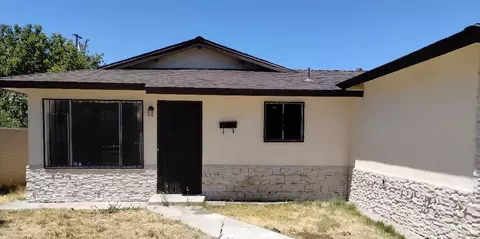 2452 Knowles St, Selma, CA 93662 photo 1