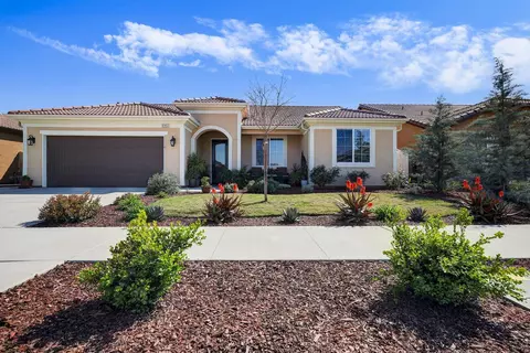 5145 W Brooke Ave, Visalia, CA 93291