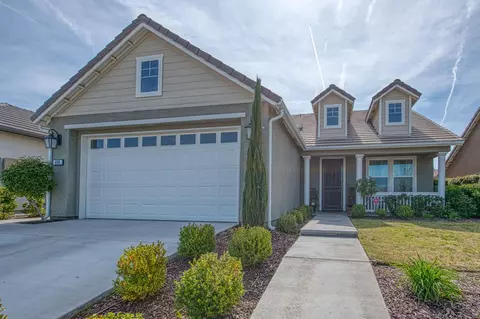 408 Grant Ave W, Madera, CA 93636