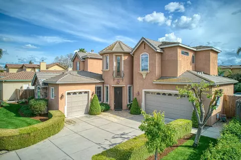144 W Houston Ave, Clovis, CA 93611