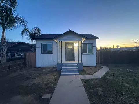425 S 6th St, Fowler, CA 93625