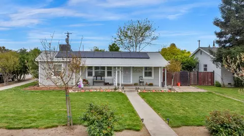 504 Greenwood Ave, Sanger, CA 93657