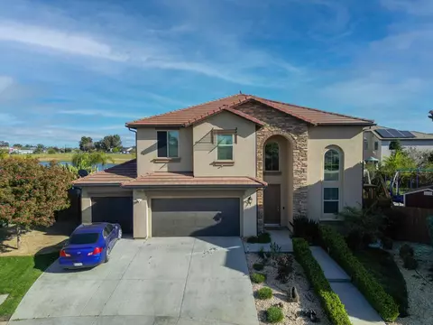 7269 W Robinwood, Fresno, CA 93723
