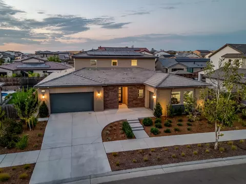 885 Treasure Hills Dr, Madera, CA 93636
