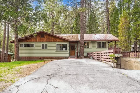 2643 E Bruce Rd, Wawona, CA 95389