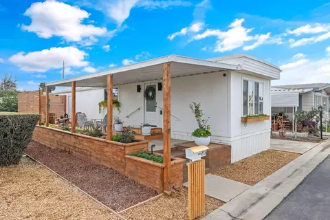 225 N Akers St #215, Visalia, CA 93291