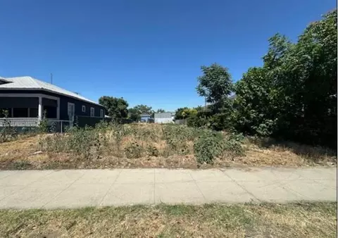 330 M St, Fresno, CA 93721