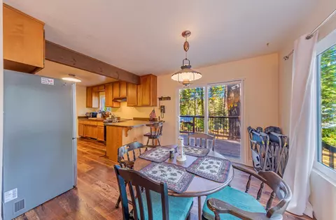 7723 Forest Dr, Fish Camp, CA 93623