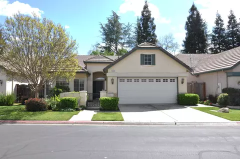 2370 Dawson Cove Ln S, Clovis, CA 93611