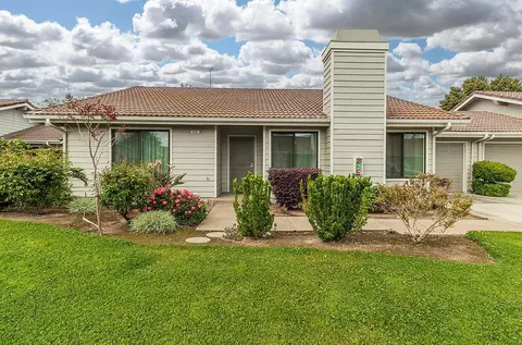 610 E Magill Ave, Fresno, CA 93710