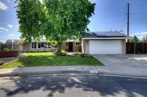 1852 Escalon Ave, Clovis, CA 93611