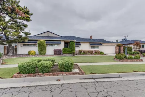 768 E Wrenwood, Fresno, CA 93710