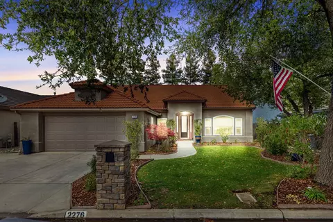 2276 E Yeargin Dr, Fresno, CA 93720