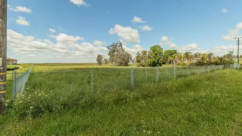 1 Skyview Rd, Madera, CA 93636