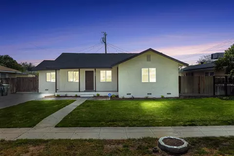 1633 W Saginaw Way, Fresno, CA 93705