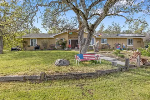32849 Antelope Ln, Yokuts Valley, CA 93675