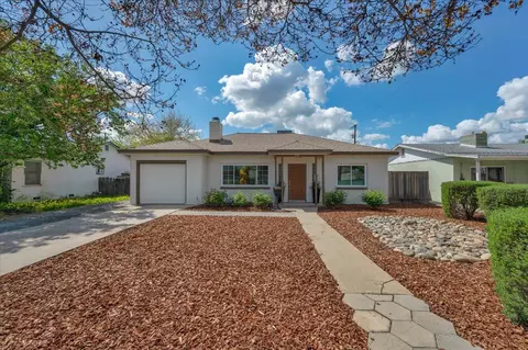 250 Oxford Ave, Clovis, CA 93612