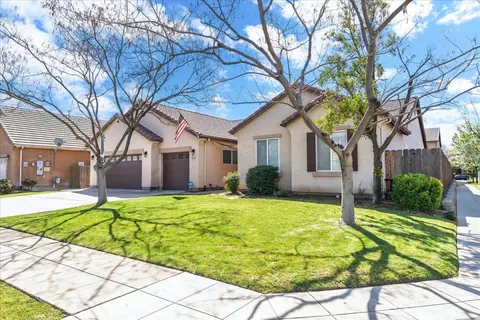 3058 Ashcroft Ave, Clovis, CA 93619 photo 1
