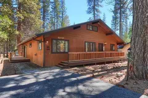 2646 W Bruce Rd, Wawona, CA 95389