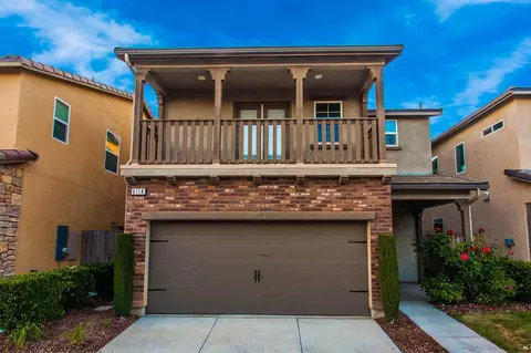 6114 E Brick Dr, Fresno, CA 93727