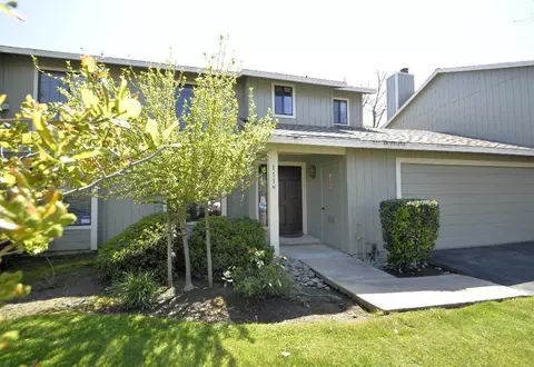 4860 N Woodrow Ave #111, Fresno, CA 93726