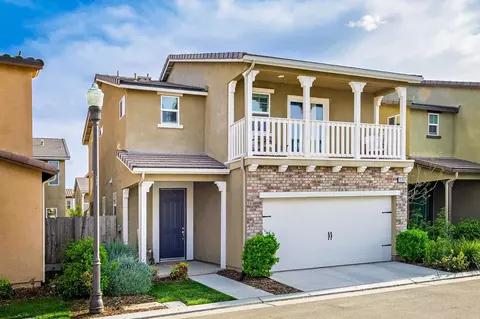 6283 E Overlook, Fresno, CA 93727