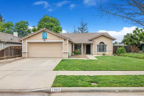 1392 Carson Ave, Clovis, CA 93611