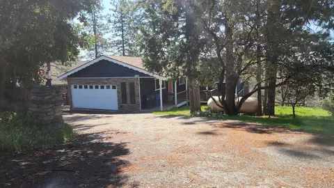 33899 Tocaloma Rd, Auberry, CA 93602