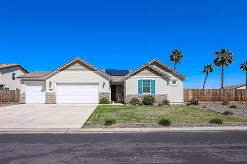13525 Royal Oaks Ct, Chowchilla, CA 93610