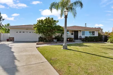 2106 N Laureen Ave, Fresno, CA 93703