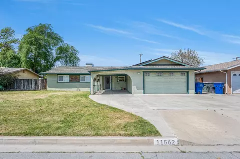 11562 Fern Ln, Hanford, CA 93230