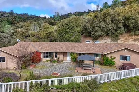 42107 Empty Creek Rd, Oakhurst, CA 93644