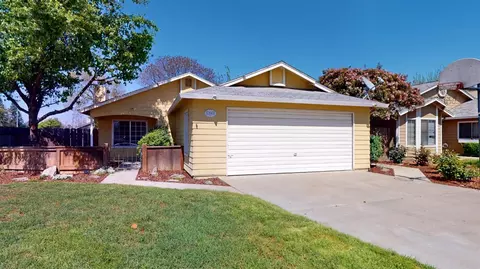 1201 Rayser St, Kingsburg, CA 93631