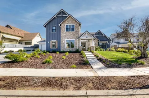 1744 Lester Ave, Clovis, CA 93619