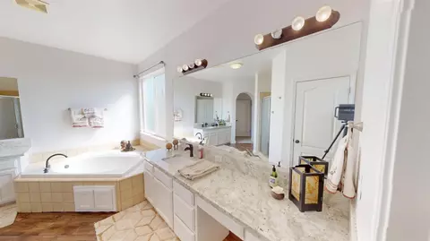 Bath - 1051 N Coventry Ave, Clovis, CA 93611 photo 5 of 7