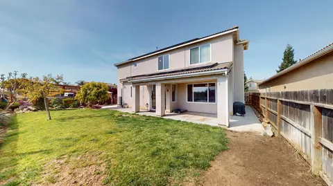 Exterior - 1051 N Coventry Ave, Clovis, CA 93611 photo 6 of 8