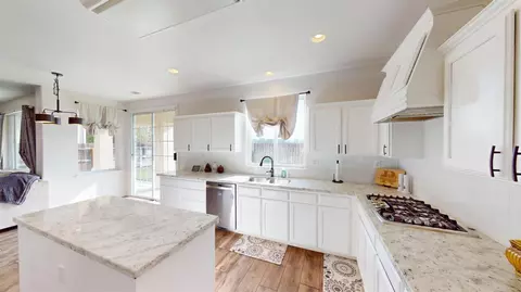 Kitchen - 1051 N Coventry Ave, Clovis, CA 93611 photo 2 of 5