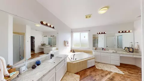 Bath - 1051 N Coventry Ave, Clovis, CA 93611 photo 1 of 7